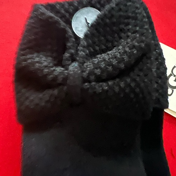 2 Uggs gloves - Picture 6 of 8
